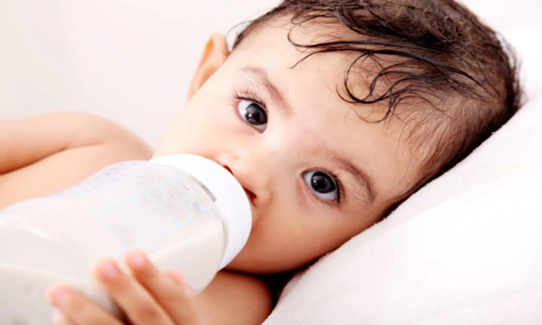 child feeding bottle